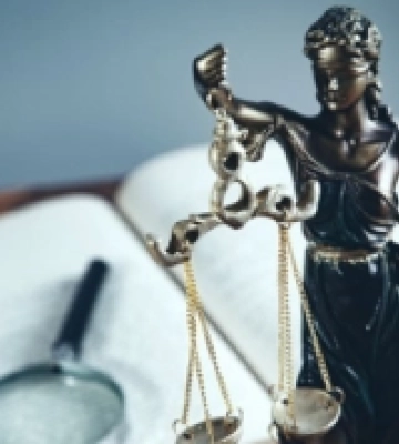 Наніс співмешканці ножові поранення: до п'яти років за ґратами засудили мешканця Хуста