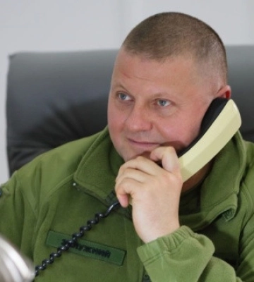 "Предательство". Залужный в начале большой войны отказался взрывать мосты в Киеве — BBC