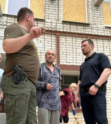 У місцях спаду води в Херсоні розпочинають відновлювальні роботи