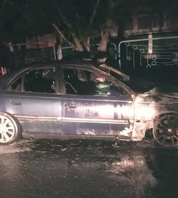 У Южноукраїнську рятувальники ліквідували пожежу легкового автомобіля