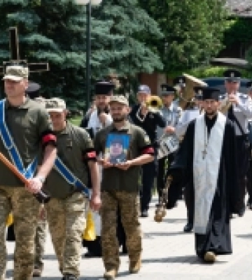 Ужгородці провели в останню путь загиблого захисника Олександра Гогу