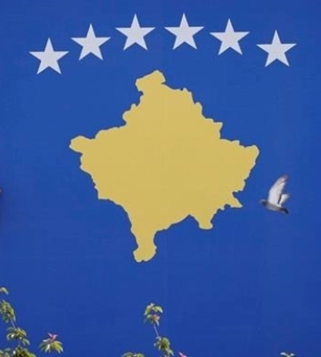 Євросоюз призупинив візити і фінансову підтримку Косова