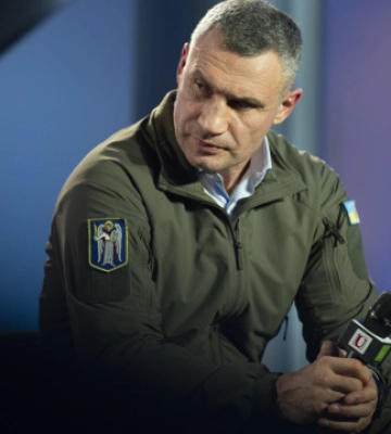 У Києві прибирають бордюри для безбар&#039;єрного пересування — Кличко