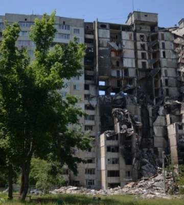 У Харкові демонтують частину найбільш зруйнованого будинку на Північній Салтівці