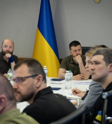 Екологічна катастрофа: внаслідок вибуху Каховської ГЕС в Дніпро потрапило 150 тон мастила