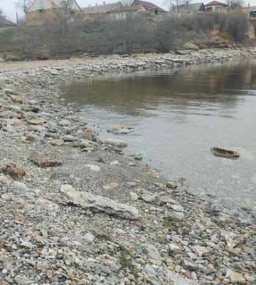 На нижнем бьефе Каховского водохранилища снижается уровень воды