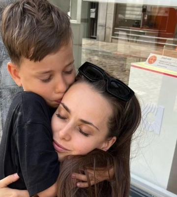 Під захистом пральної машинки: Мішина показала, як ховається із сином від нічних обстрілів
