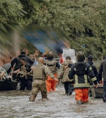 Росіяни обстріляли Херсон, поранені двоє волонтерів