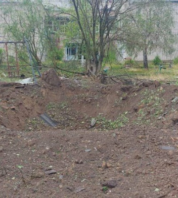 Ввечері 14 червня від російського обстрілу у Херсоні двоє волонтерів отримали поранення