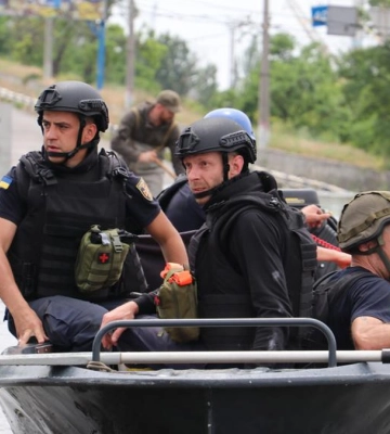 Росіяни обстріляли Херсон, поранені двоє волонтерів