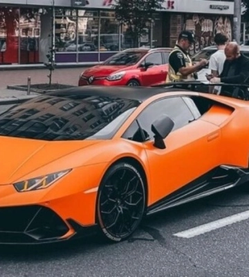 ДТП на $500 тис.: у Києві зіткнулися Maserati і Lamborghini (фото, відео)