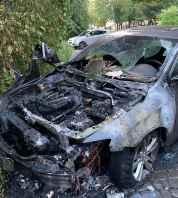 В Рівному журналісту підпалили автівку