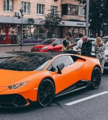 ДТП на півмільйона доларів: у Києві зіткнулися елітні Lamborghini та Maserati, відео