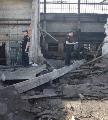 В полиции показали последствия ракетной атаки в Кривом Роге