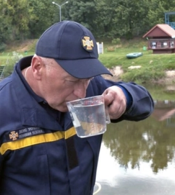На річці Стир у Луцьку тестували мобільну систему очищення води: як вона працює