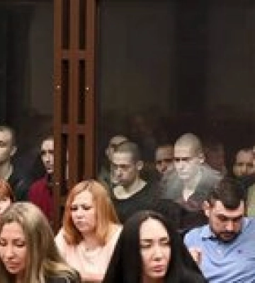 В России начали судилище над пленными Азова из Мариуполя. Среди них — восемь женщин: фото