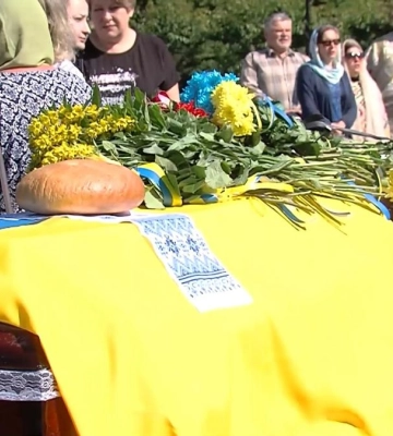Рівне попрощалося із військовим, який загинув, захищаючи Україну