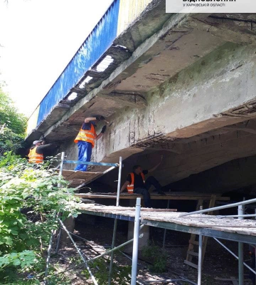 Шляховики Харківської області підтримують мости та шляхопроводи 
