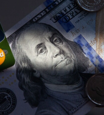 Валютні обмеження призвели до помітного падіння повторних інвестицій бізнесу – Центр Економічного Відновлення