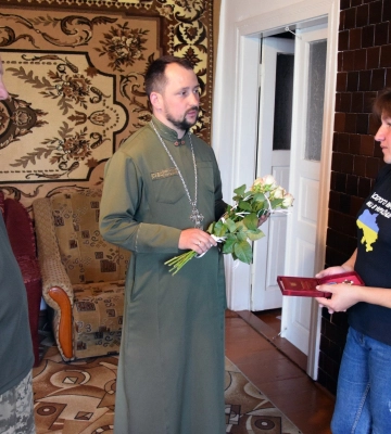 Загинув у бою за Бахмут: на Волині дружині загиблого воїна вручили державну нагороду Героя