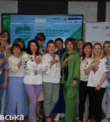 У Дніпрі відзначили жінок «із зеленими серцями», які попри війну турбуються питаннями екології