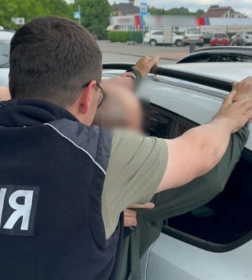Обещал помочь с получением справки об инвалидности: в Хмельницкой области разоблачен глава общественной организации