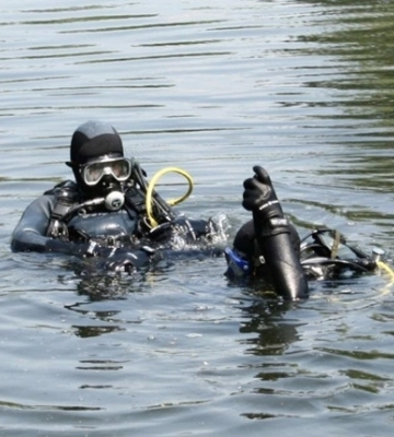 У Львові водолази ДСНС дістали з озера тіло потопельника