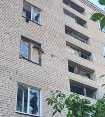 Наслідки удару військ РФ по Бериславу, де загинув чоловік. ФОТО