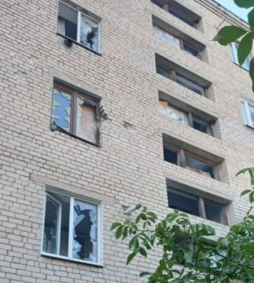 Наслідки удару військ РФ по Бериславу, де загинув чоловік. ФОТО