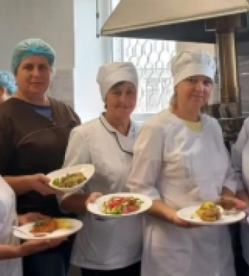 На Рівненщині тривають курси для кухарів шкільних їдалень