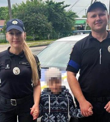Волинська поліція розшукала 5-річного хлопчика, який заблукав у лісі