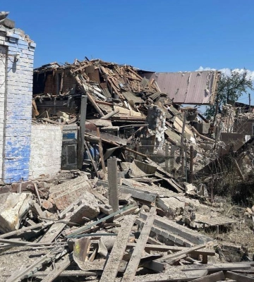 Ракетний удар по Київщині: Пошкоджено будинки, на місці працюють служби