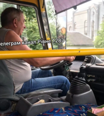Зупинився біля шпиталю для воїна з милицями: пасажирка маршрутки у Рівному була вражена людяністю водія