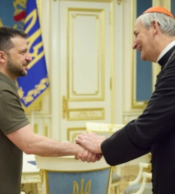 Зеленський зустрівся зі спецпредставником Папи римського в Києві