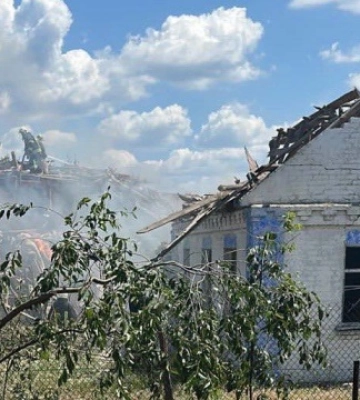 На Київщині внаслідок падіння уламків ракет зруйновані три та пошкоджені 15 будинків