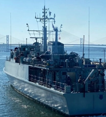 Тральщики Чернігів та Черкаси для ВМС України вийшли з порту в Шотландії — відео