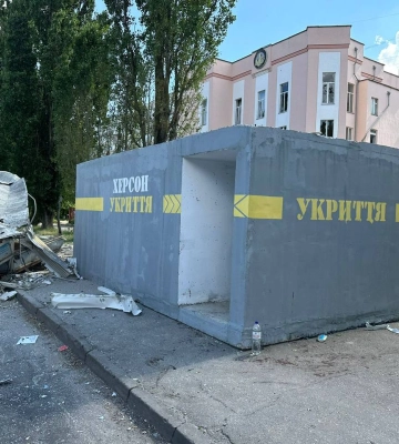 Окупанти обстріляли житлові масиви Херсона: шість людей поранено