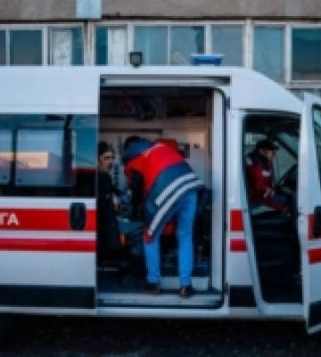 Обстріл житлового масиву в Херсоні: серед постраждалих діти