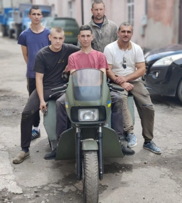 У львівському училищі створили унікальний електротрицикл для військових (ФОТО)
