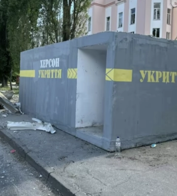 Оккупанты опять обстреляли Херсон, ранены минимум 23 человека