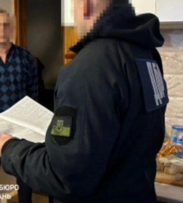 На Одещині командир підрозділу військової частини відбирав у солдатів бойові доплати