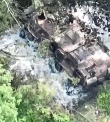 Бійці спецпідрозділу Code 9.2 знищили ворожий БТР на Донеччині. ВIДЕО