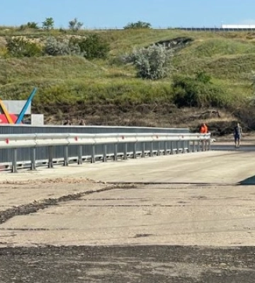 У Миколаївській області витримали новозбудовані мости, які десять днів простояли під водою