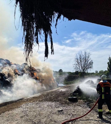 У Золотоноші згоріли 80 тонн сіна (ФОТО)