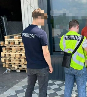 В Чернівцях затримали керівника благодійної організації, який продавав медичну гуманітарку