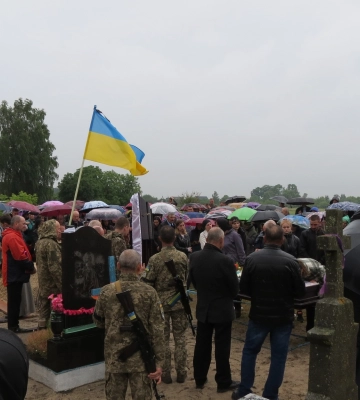 Рівняни провели в останню дорогу двох Героїв (ФОТО)