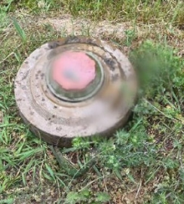 На Херсонщині у полі тракторист наїхав на російську міну