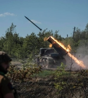 росіяни зосереджують основні зусилля на Лиманському, Бахмутському, Авдіївському та Мар’їнському напрямках, тривають важкі бої, – зведення Генштабу