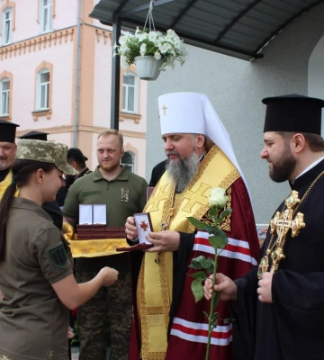 Митрополит Епіфаній нагородив військових із Рівненщини