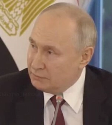 Путін показав африканським лідерам текст про &quot;нейтралітет України&quot; начебто парафований представниками Києва у Стамбулі в березні 2022 року. ВIДЕО